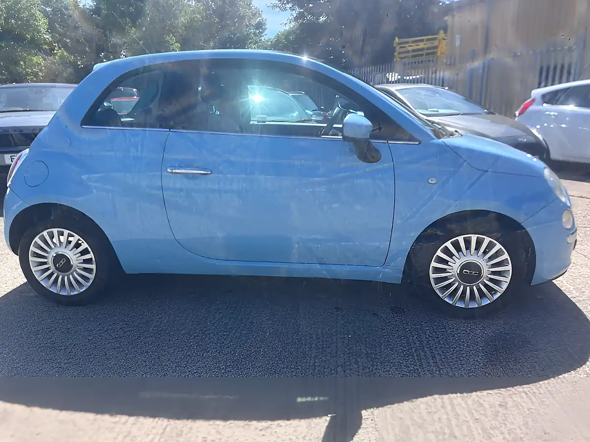 Used 2011 Fiat 500 Lounge Blue - Interior and Exterior details 2