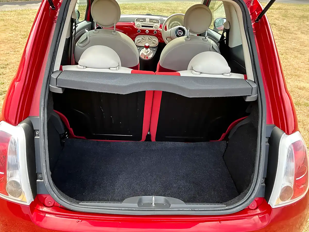 Used 2011 Fiat 500 Lounge Red - Interior and Exterior details 12