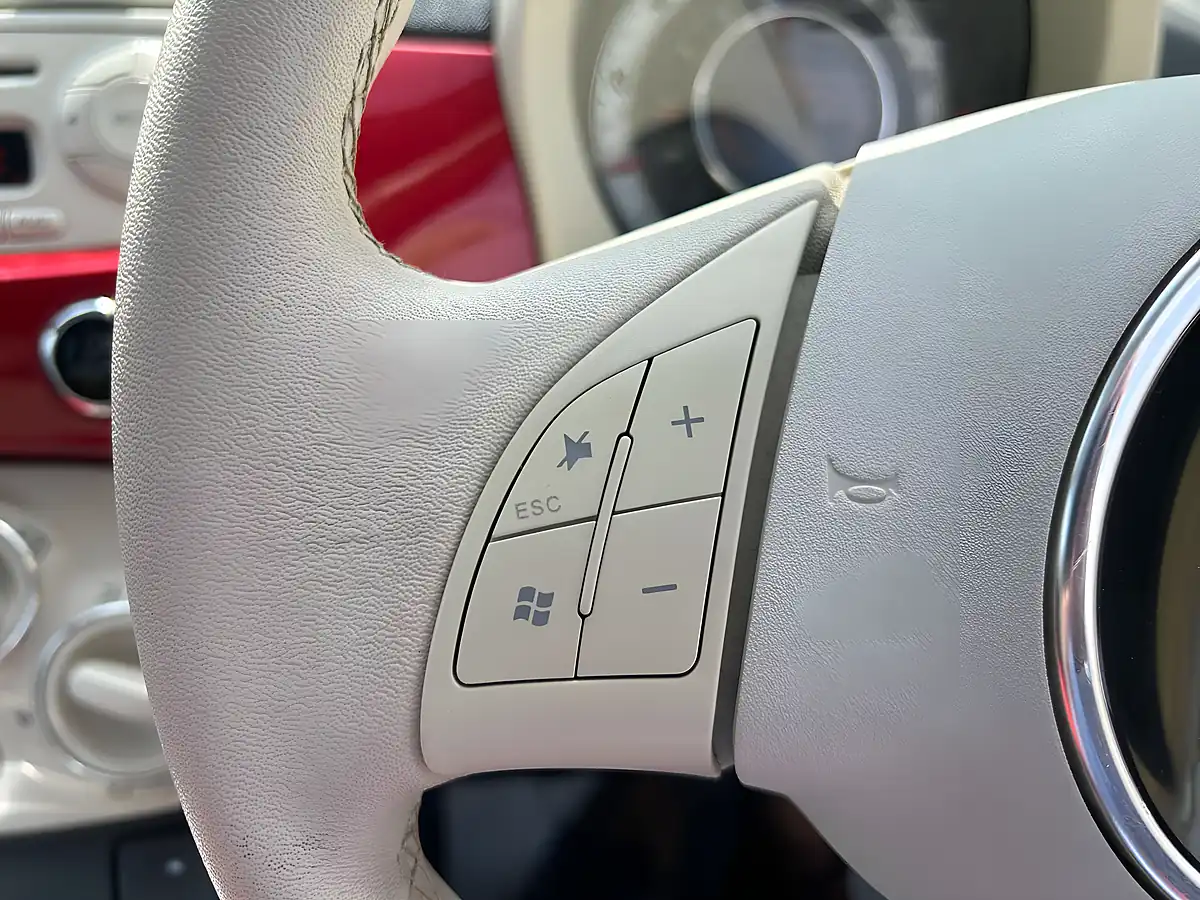 Used 2011 Fiat 500 Lounge Red - Interior and Exterior details 14