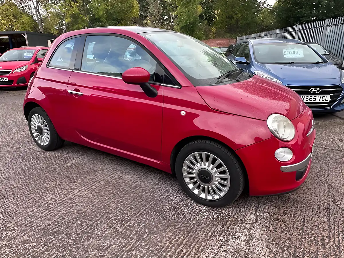 Used 2011 Fiat 500 Lounge Red - Interior and Exterior details 14