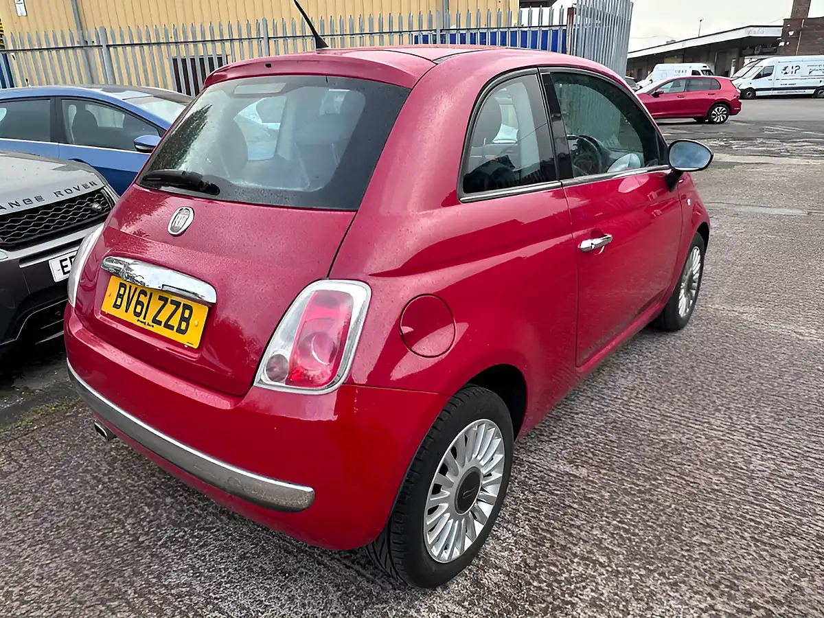 Used 2011 Fiat 500 Lounge Red - Interior and Exterior details 3