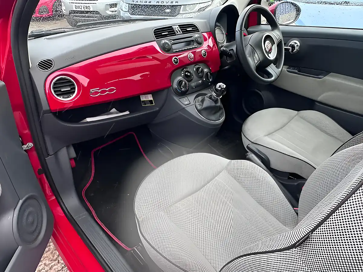 Used 2011 Fiat 500 Lounge Red - Interior and Exterior details 6