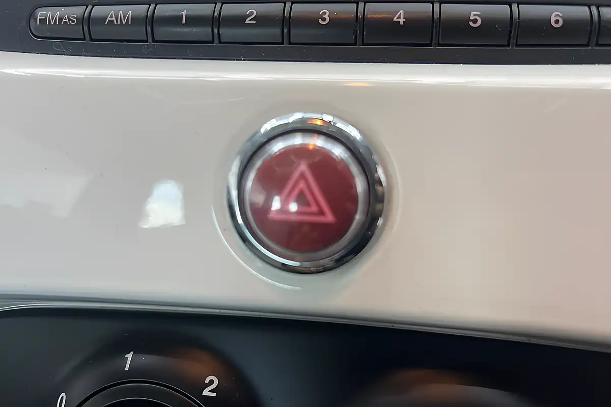 Used 2011 Fiat 500 Lounge White - Interior and Exterior details 18