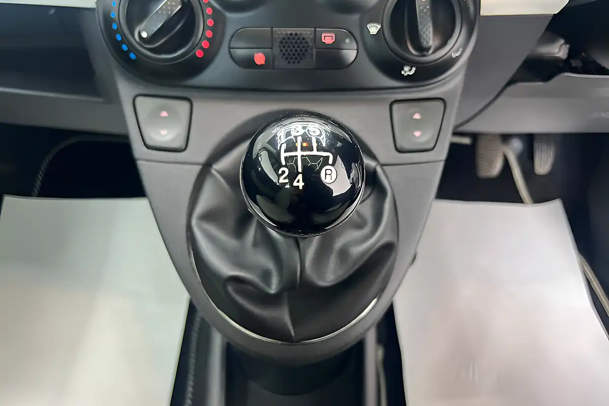 Used 2011 Fiat 500 Lounge White - Interior and Exterior details 19