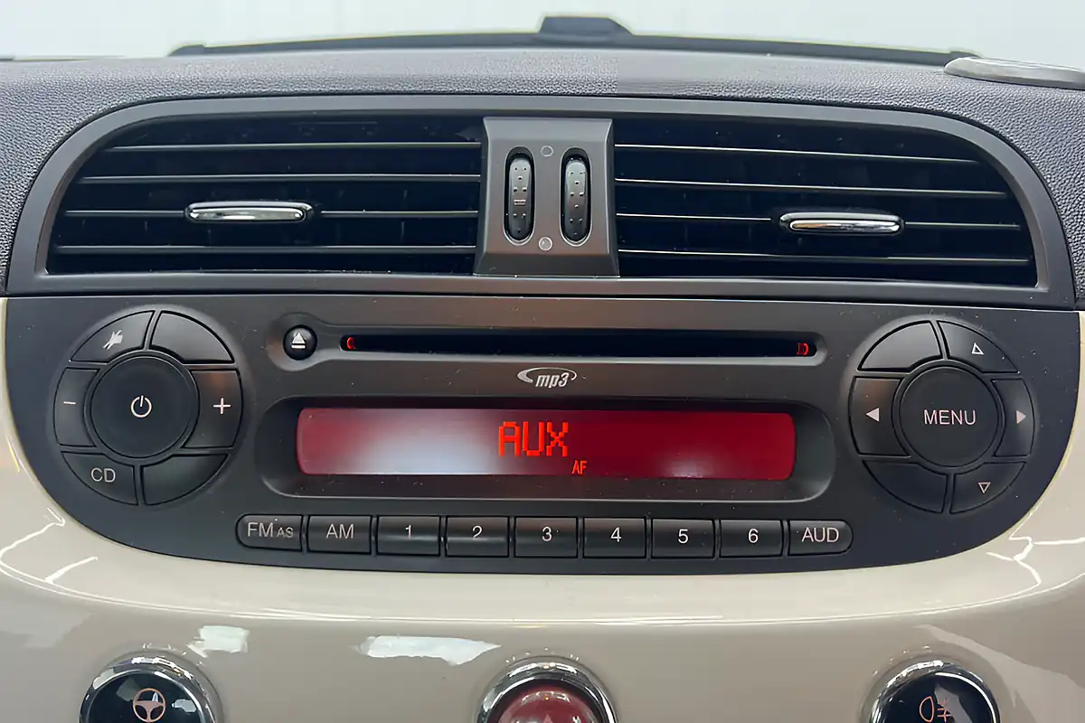 Used 2011 Fiat 500 Lounge White - Interior and Exterior details 20