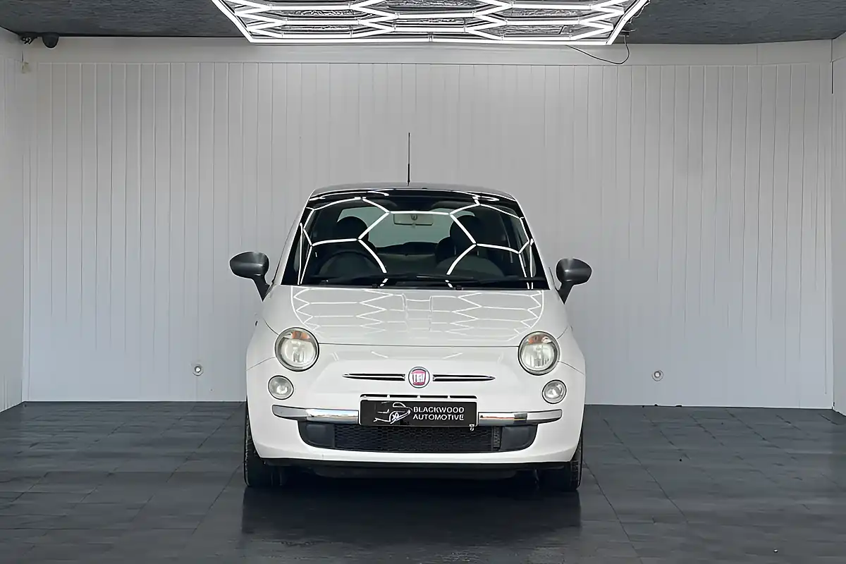 Used 2011 Fiat 500 Lounge White - Interior and Exterior details 4