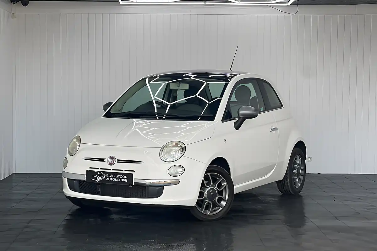 Used 2011 Fiat 500 Lounge White - Interior and Exterior details 7