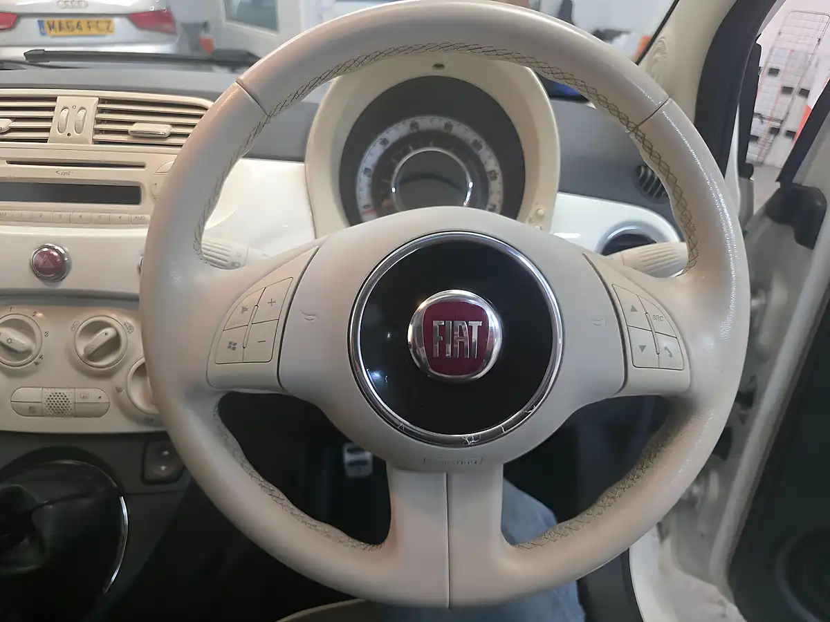 Used 2011 Fiat 500 Lounge White - Interior and Exterior details 13