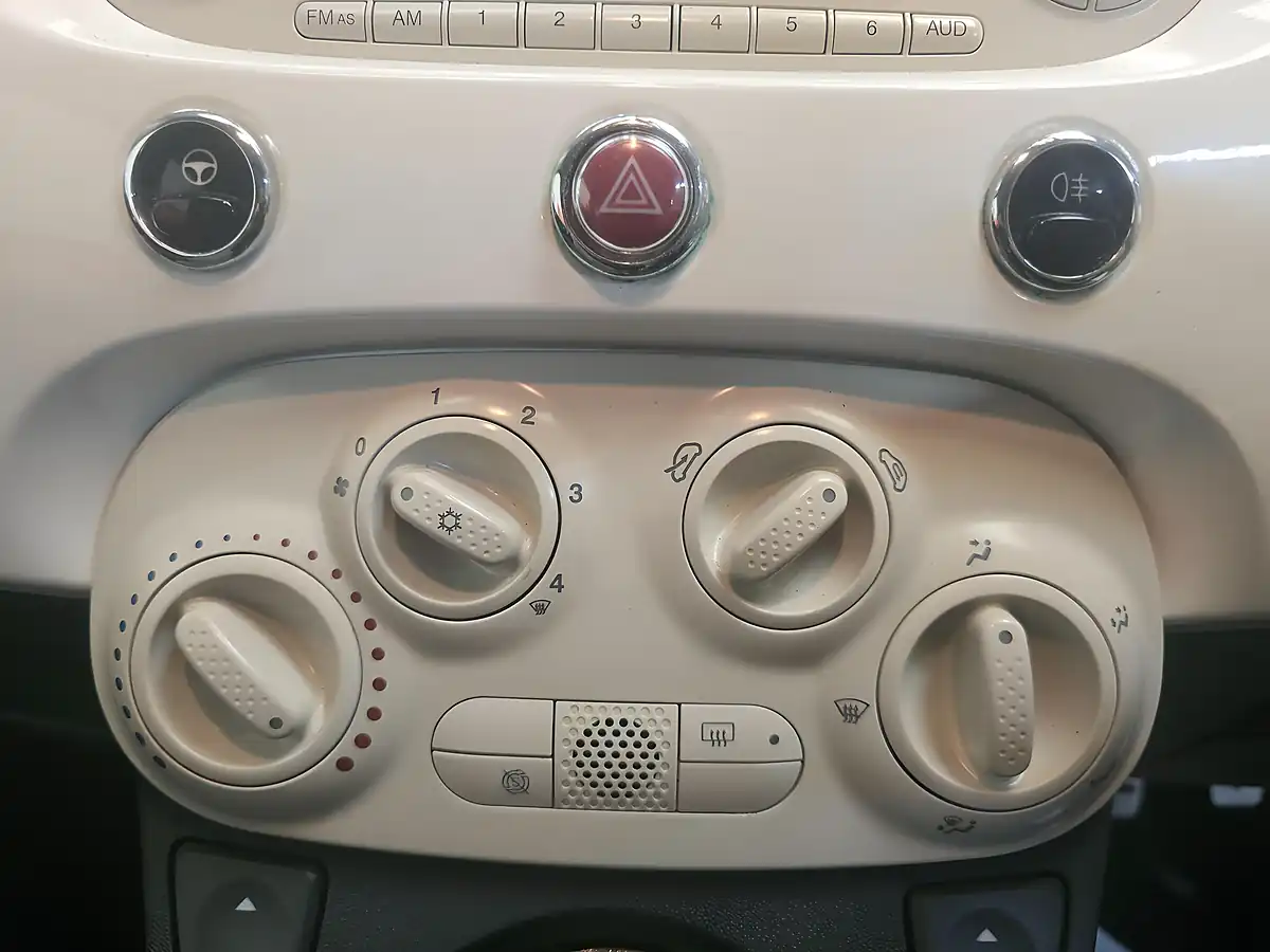 Used 2011 Fiat 500 Lounge White - Interior and Exterior details 14