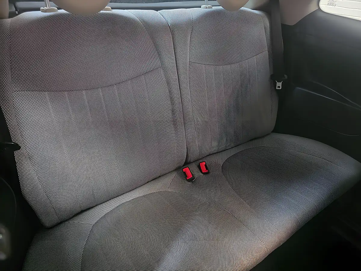 Used 2011 Fiat 500 Lounge White - Interior and Exterior details 19