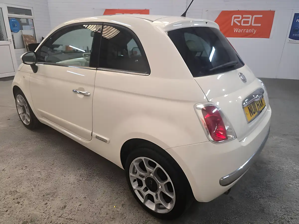 Used 2011 Fiat 500 Lounge White - Interior and Exterior details 6
