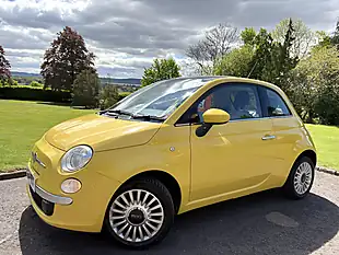 Used 2011 Fiat 500 Lounge Yellow - Interior and Exterior details 2