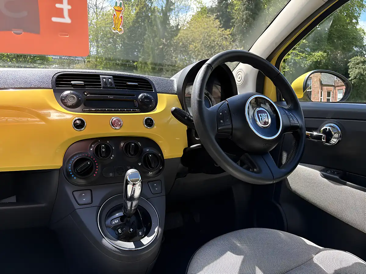 Used 2011 Fiat 500 Lounge Yellow - Interior and Exterior details 7