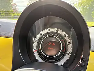Used 2011 Fiat 500 Lounge Yellow - Interior and Exterior details 8