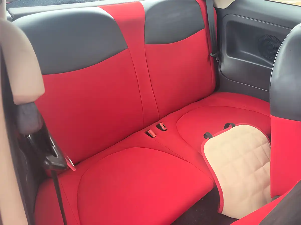 Used 2011 Fiat 500 Pop Red - Interior and Exterior details 13