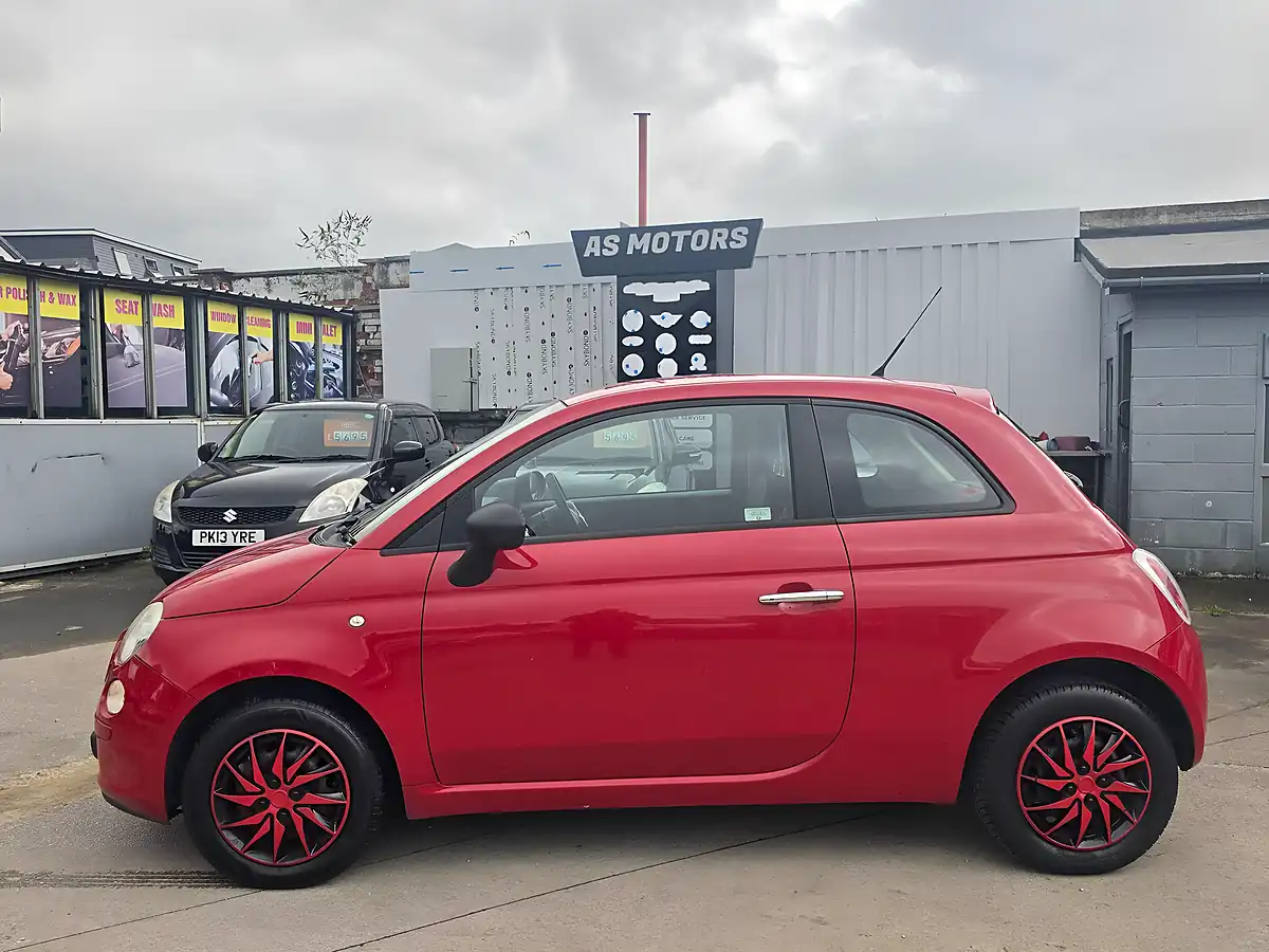 Used 2011 Fiat 500 Pop Red - Interior and Exterior details 4