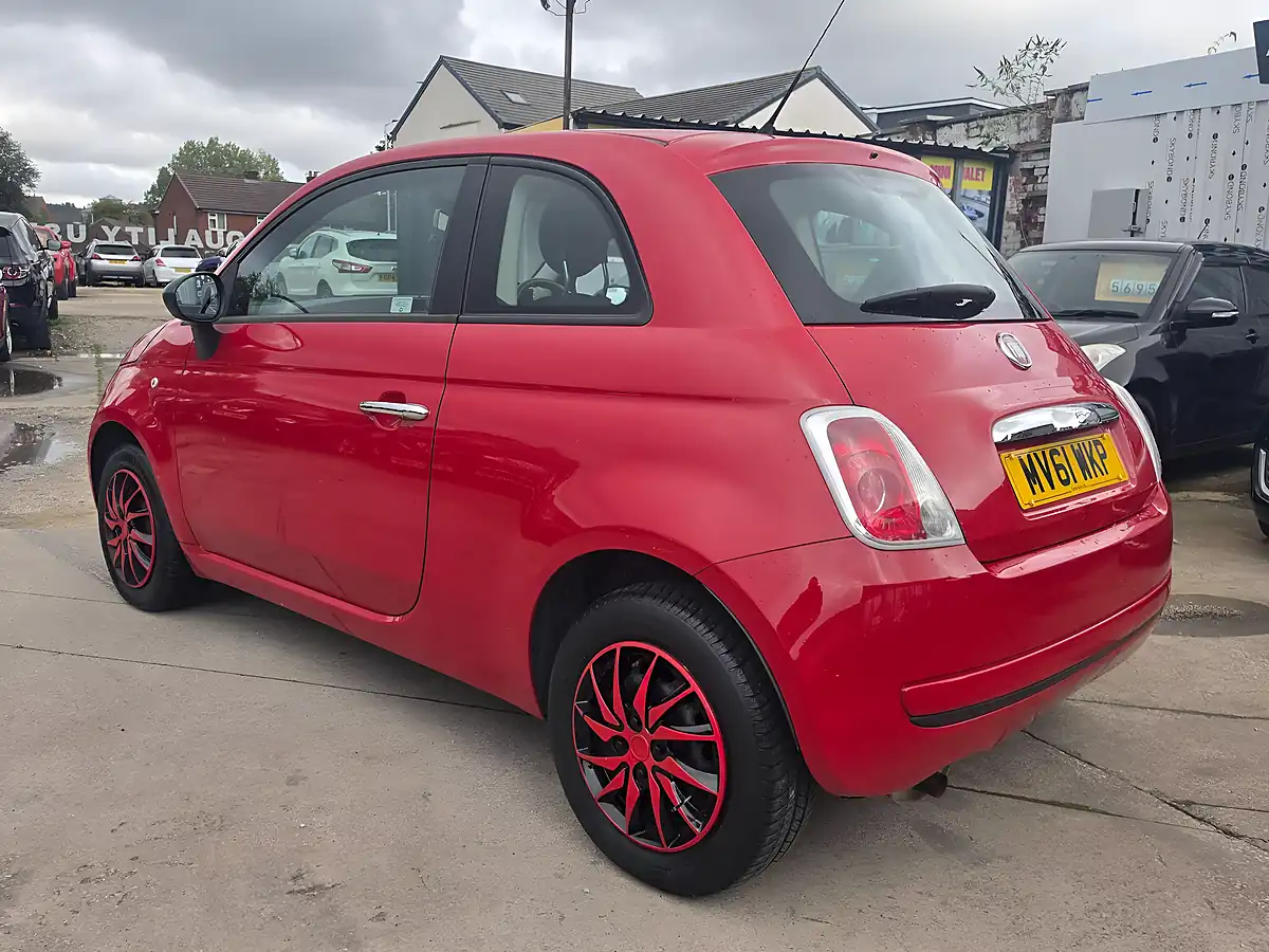 Used 2011 Fiat 500 Pop Red - Interior and Exterior details 5