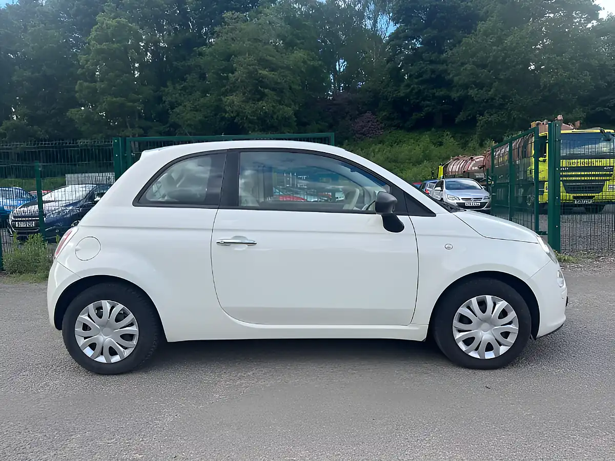 Used 2011 Fiat 500 Pop White - Interior and Exterior details 8