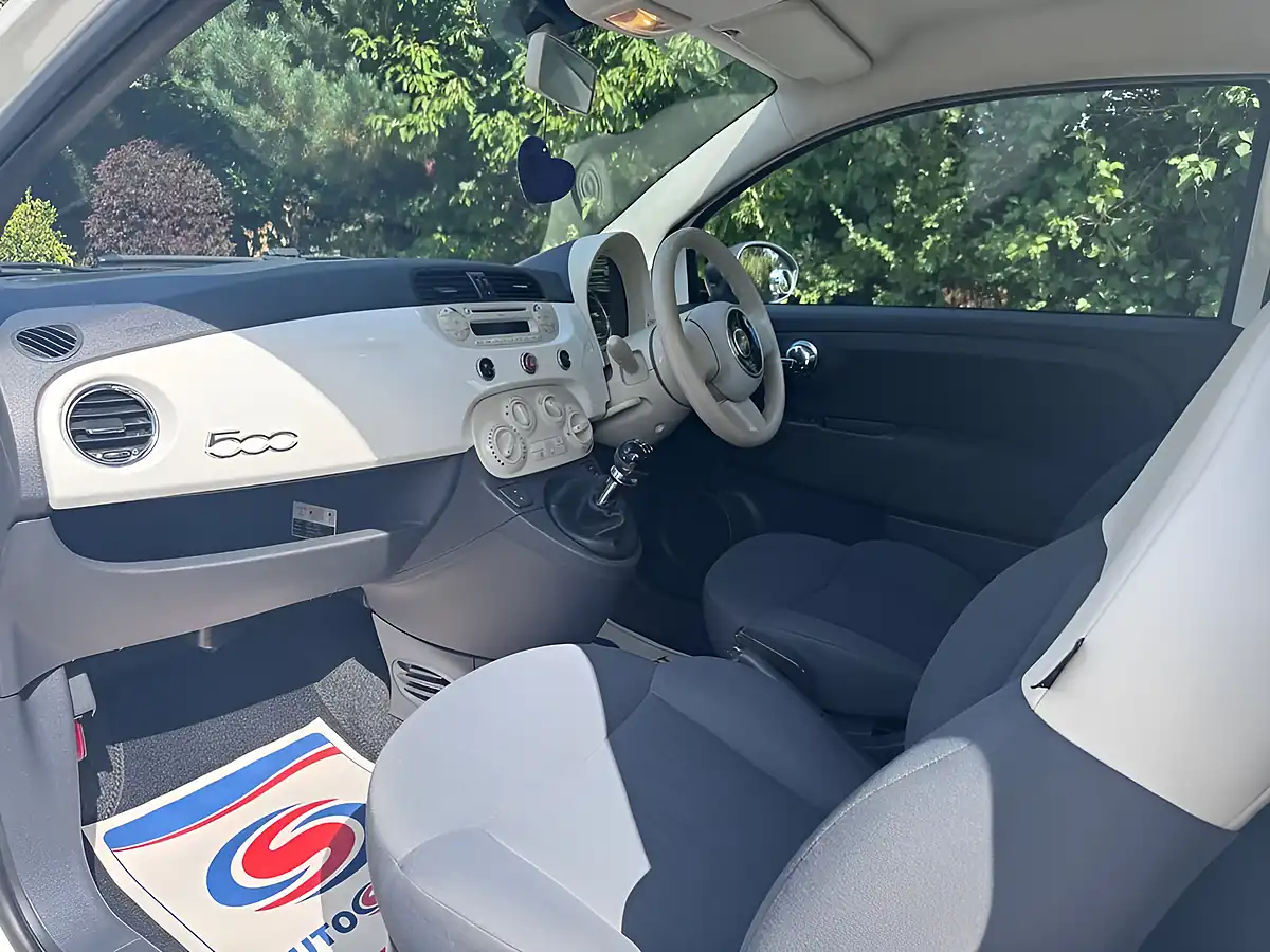 Used 2011 Fiat 500 Pop White - Interior and Exterior details 9