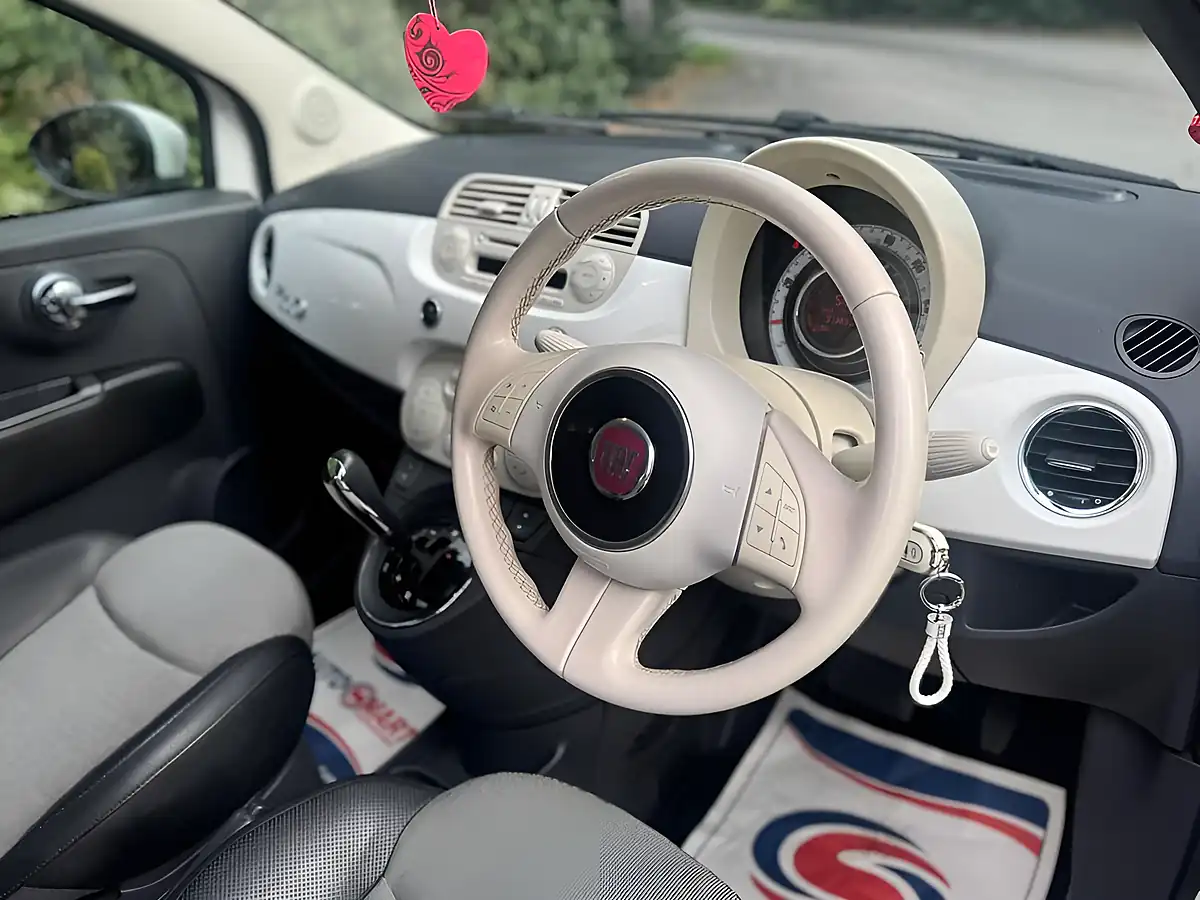 Used 2011 Fiat 500c Lounge White - Interior and Exterior details 13