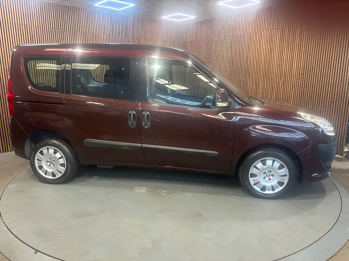 Used 2011 Fiat Doblo Mylife Red - Interior and Exterior details 11
