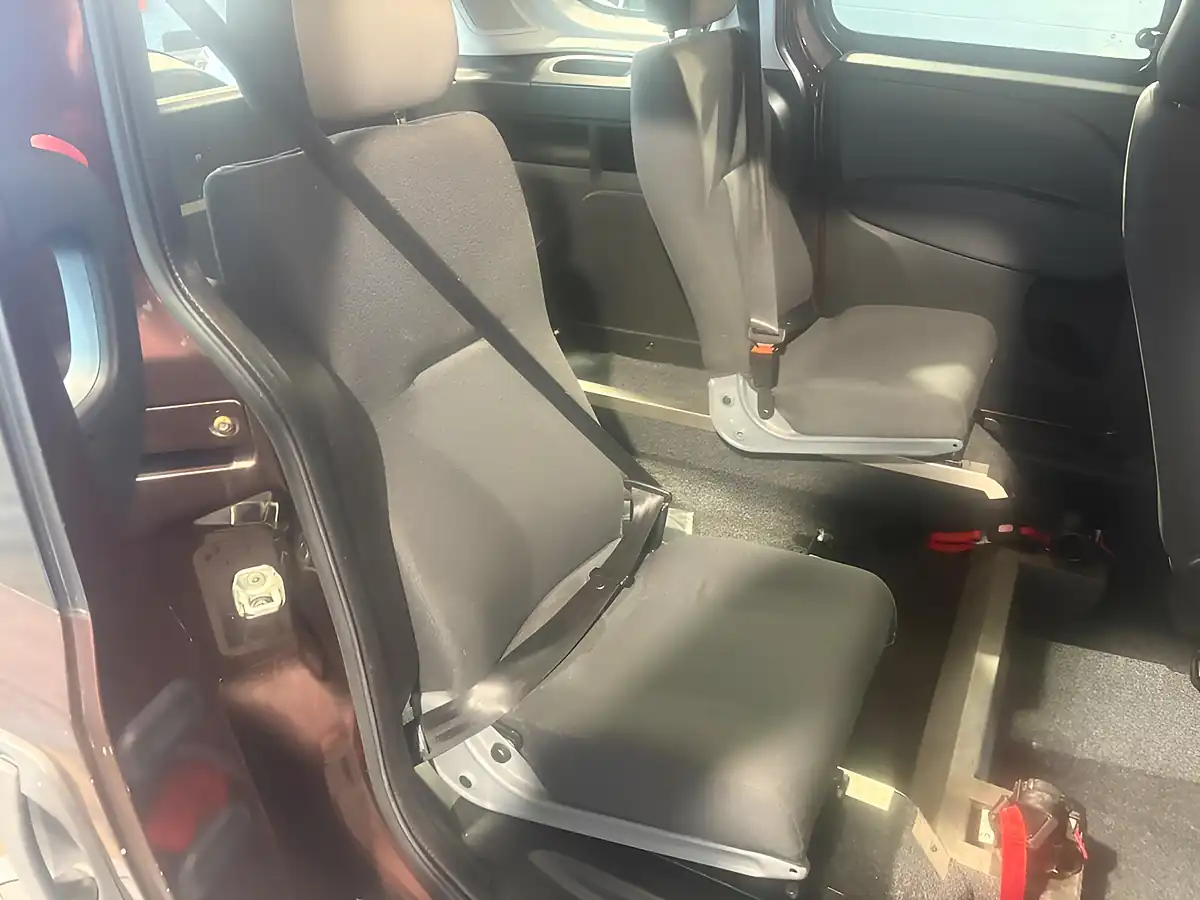 Used 2011 Fiat Doblo Mylife Red - Interior and Exterior details 15