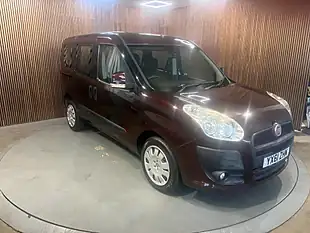 Used 2011 Fiat Doblo Mylife Red - Interior and Exterior details 5