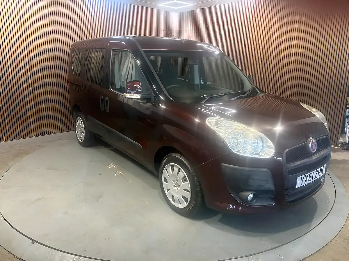 Used 2011 Fiat Doblo Mylife Red - Interior and Exterior details 6
