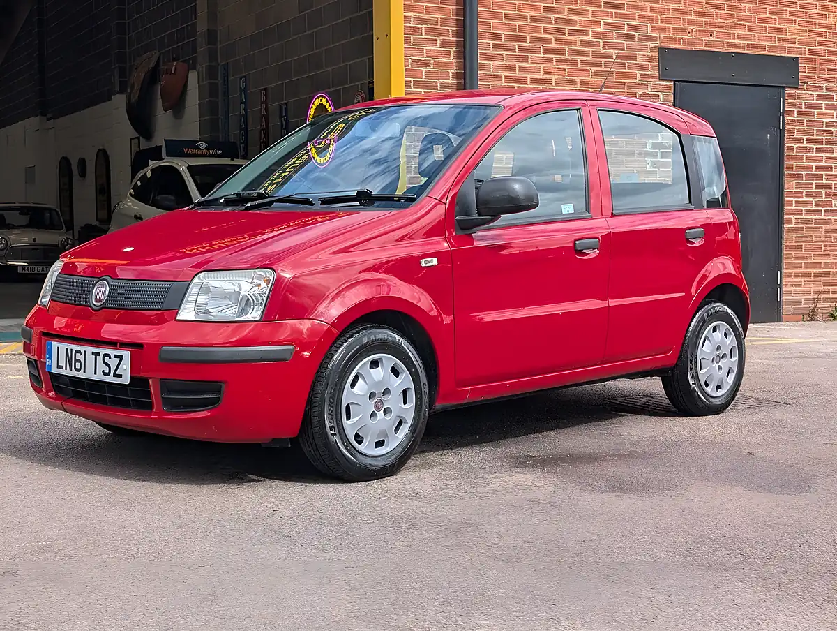 Used 2011 Fiat Panda Active Red - Interior and Exterior details 2
