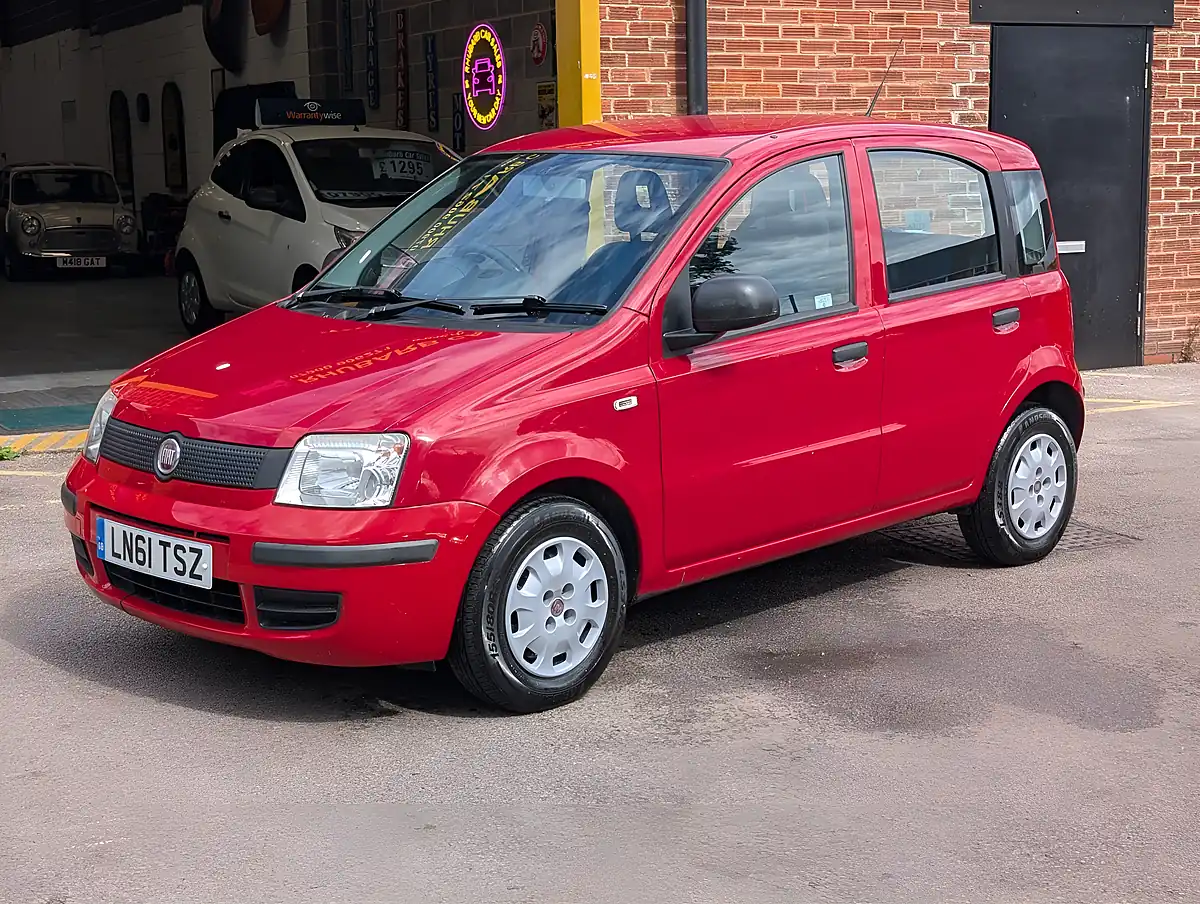 Used 2011 Fiat Panda Active Red - Interior and Exterior details 3