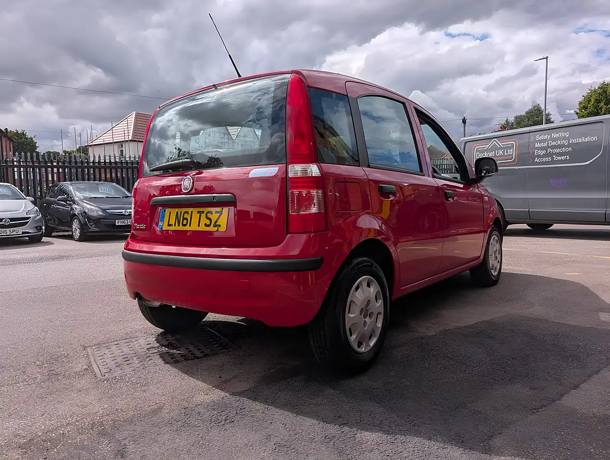 Used 2011 Fiat Panda Active Red - Interior and Exterior details 5