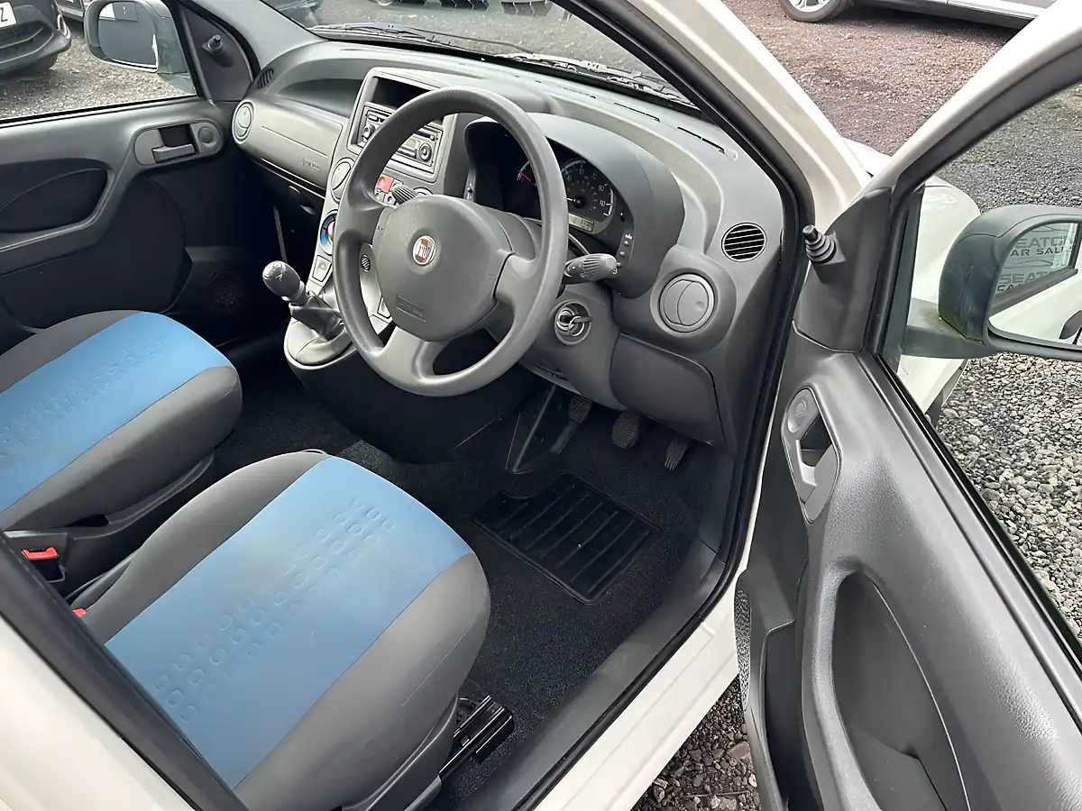 Used 2011 Fiat Panda Active White - Interior and Exterior details 10