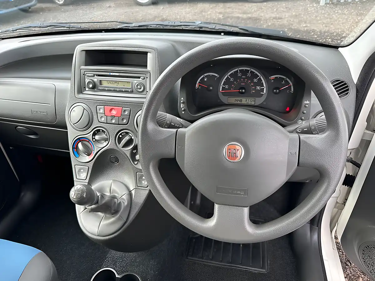 Used 2011 Fiat Panda Active White - Interior and Exterior details 14