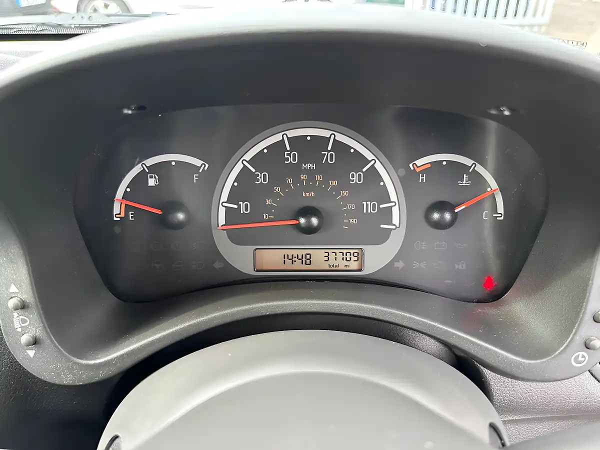 Used 2011 Fiat Panda Active White - Interior and Exterior details 15
