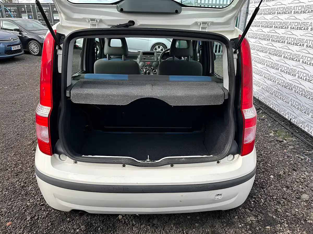 Used 2011 Fiat Panda Active White - Interior and Exterior details 7