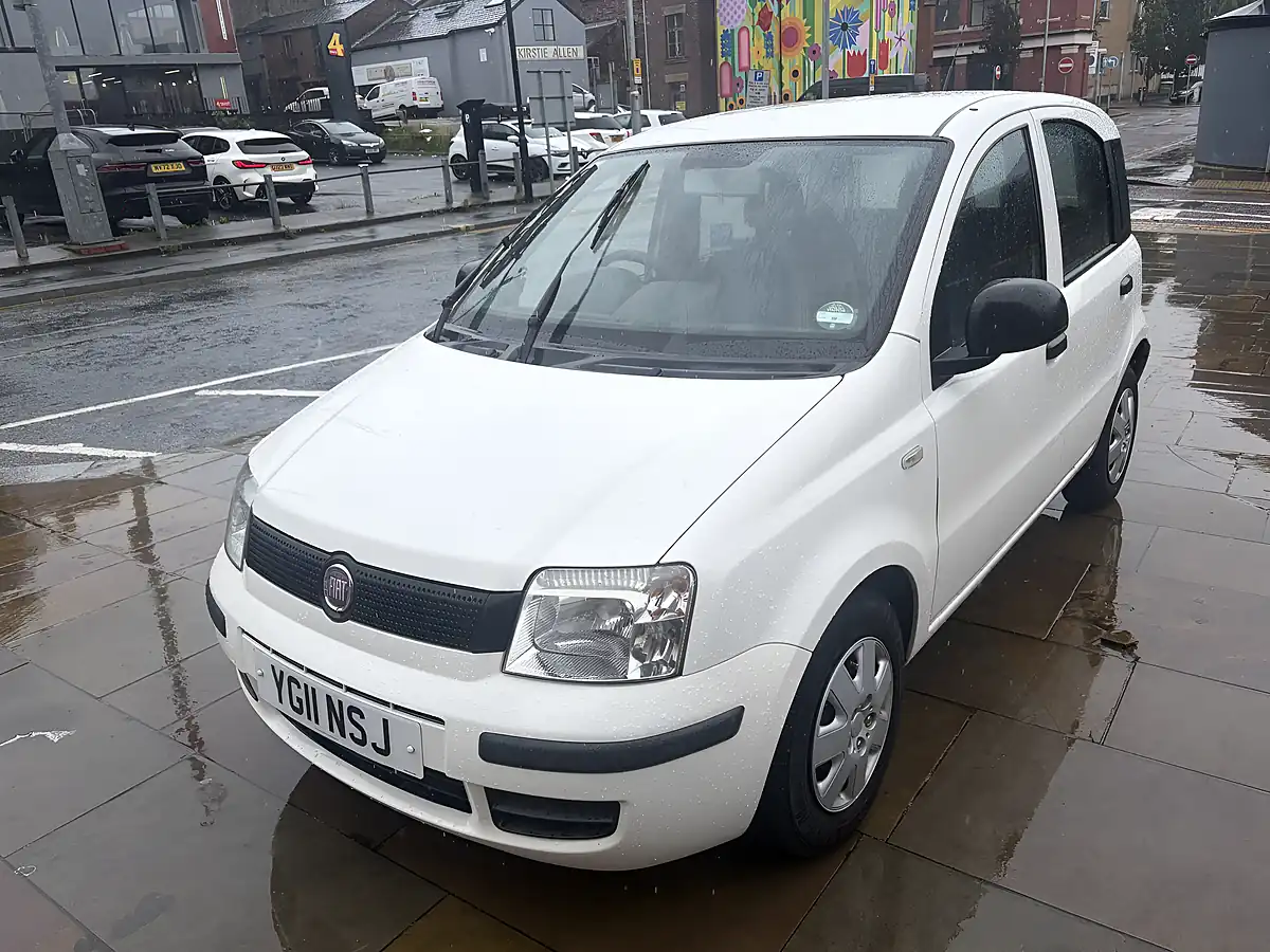 Used 2011 Fiat Panda Active White - Interior and Exterior details 8