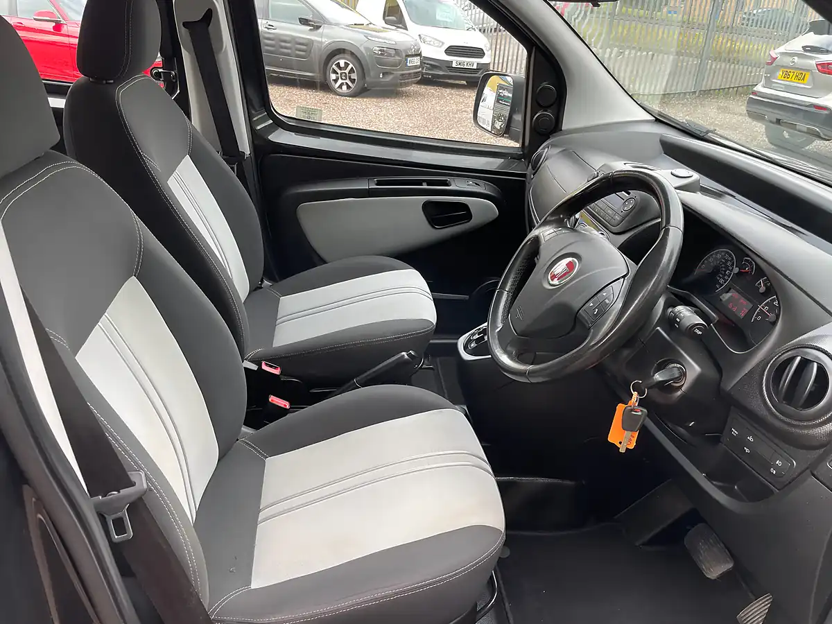 Used 2011 Fiat Qubo Dynamic Black - Interior and Exterior details 11
