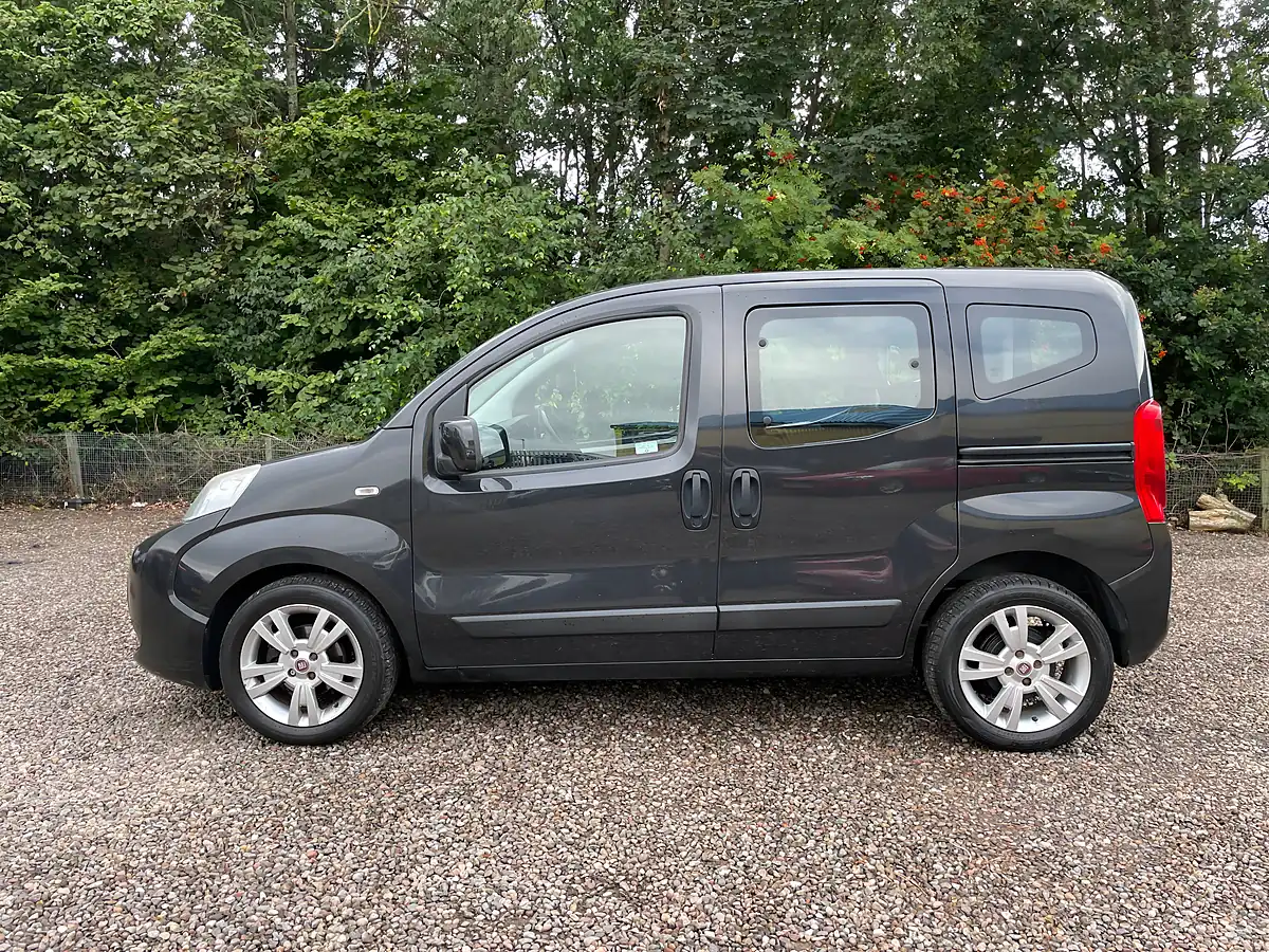 Used 2011 Fiat Qubo Dynamic Black - Interior and Exterior details 6