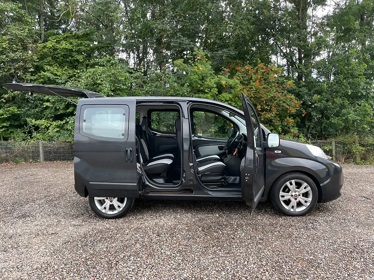 Used 2011 Fiat Qubo Dynamic Black - Interior and Exterior details 7
