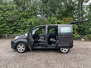 Used 2011 Fiat Qubo Dynamic Black - Interior and Exterior details 8