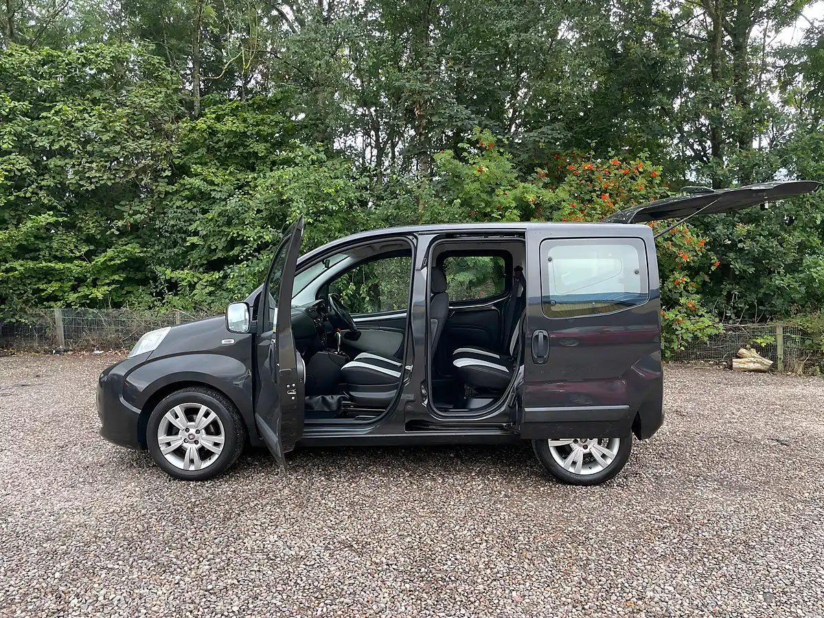Used 2011 Fiat Qubo Dynamic Black - Interior and Exterior details 8