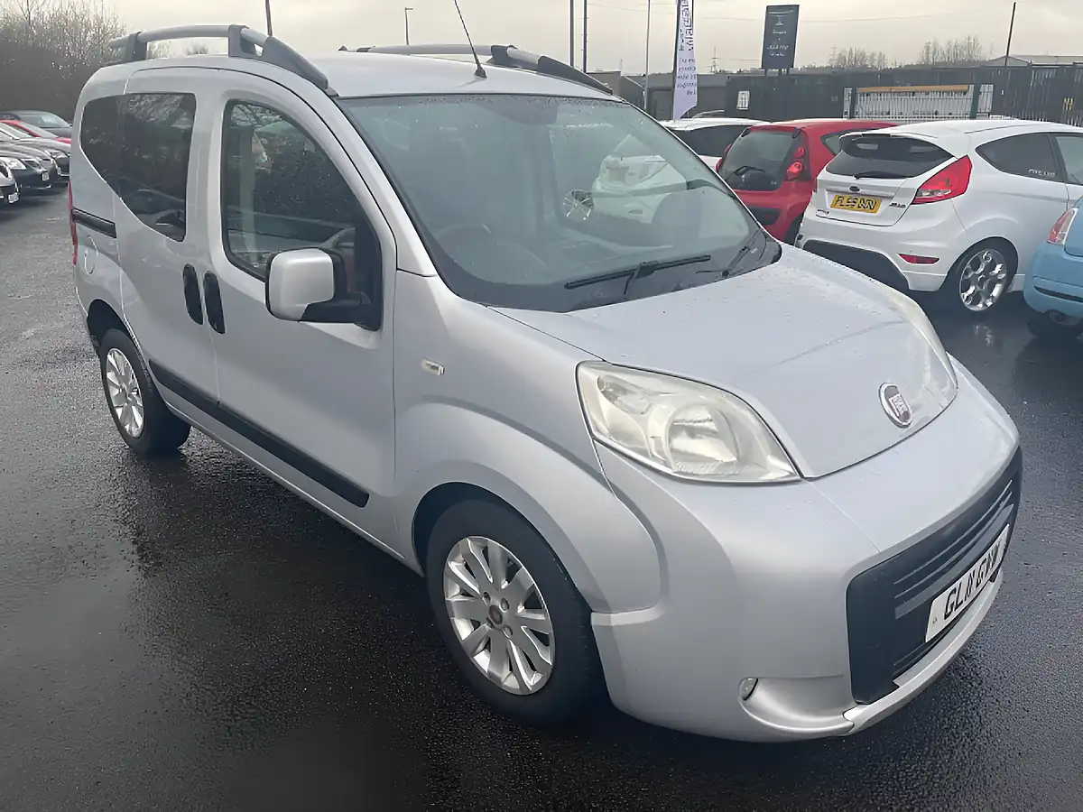 Used 2011 Fiat Qubo Trekking Silver - Front View
