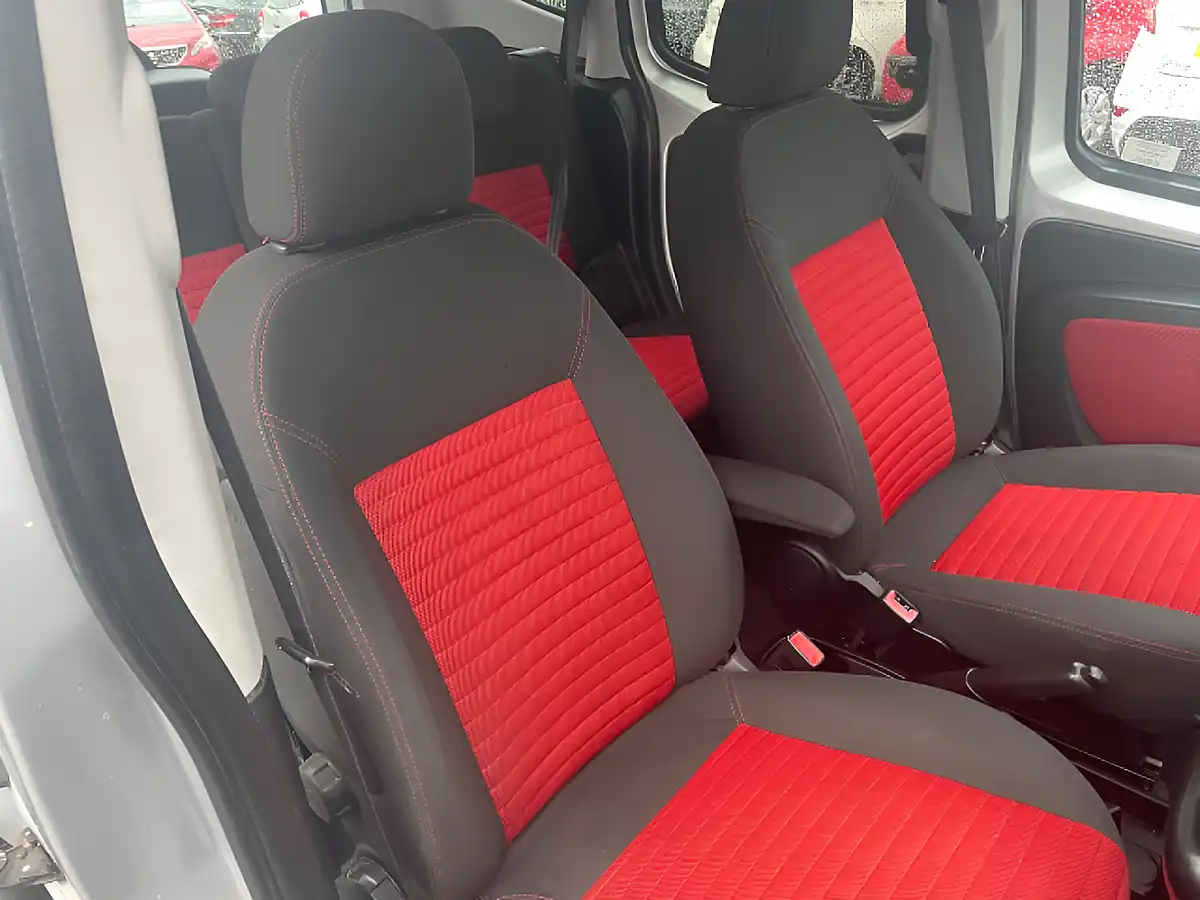Used 2011 Fiat Qubo Trekking Silver - Interior and Exterior details 12