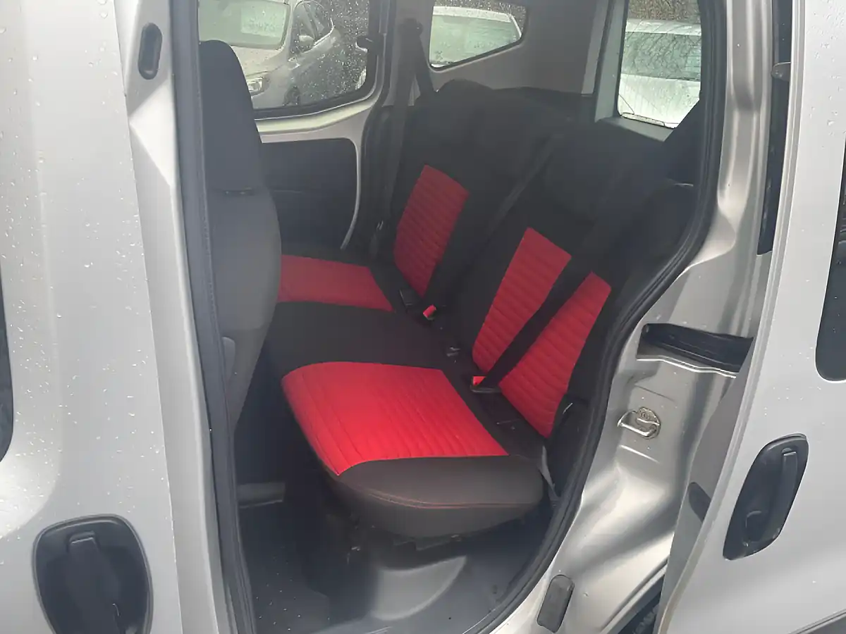 Used 2011 Fiat Qubo Trekking Silver - Interior and Exterior details 14