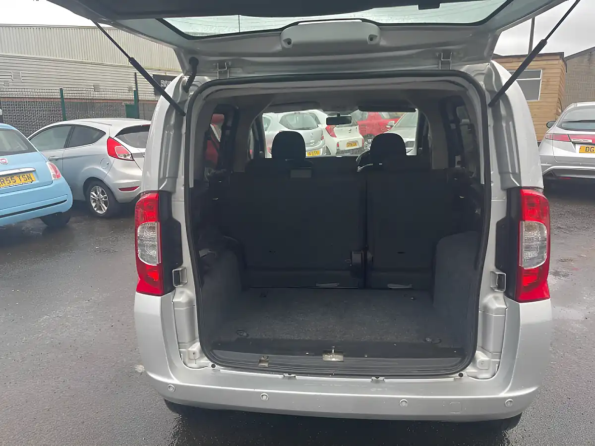 Used 2011 Fiat Qubo Trekking Silver - Interior and Exterior details 17