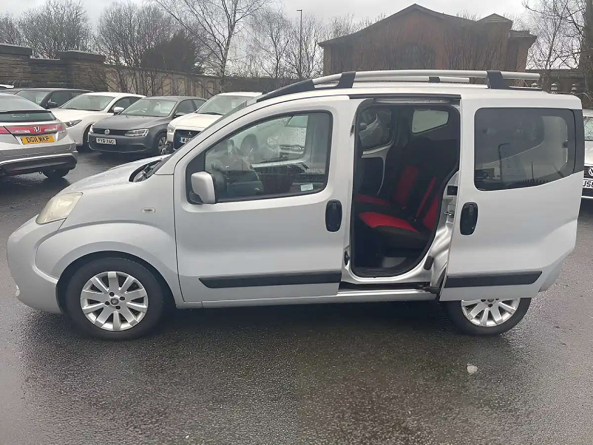 Used 2011 Fiat Qubo Trekking Silver - Interior and Exterior details 6