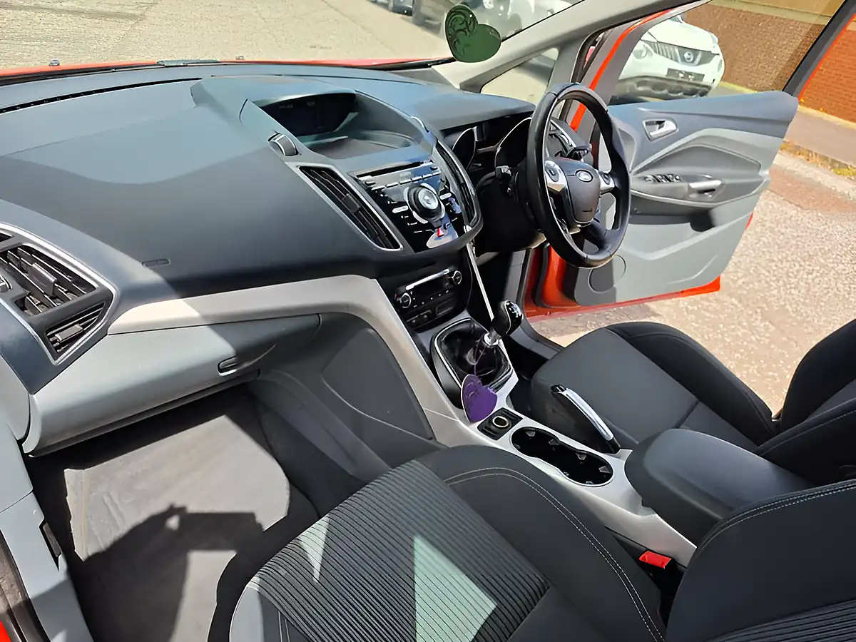 Used 2011 Ford C-Max Titanium Red - Interior and Exterior details 10