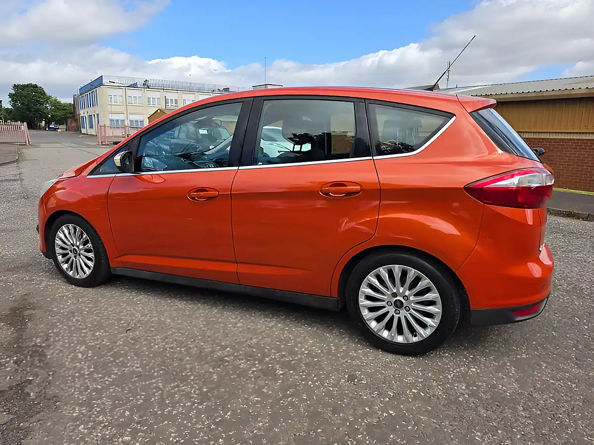 Used 2011 Ford C-Max Titanium Red - Interior and Exterior details 13
