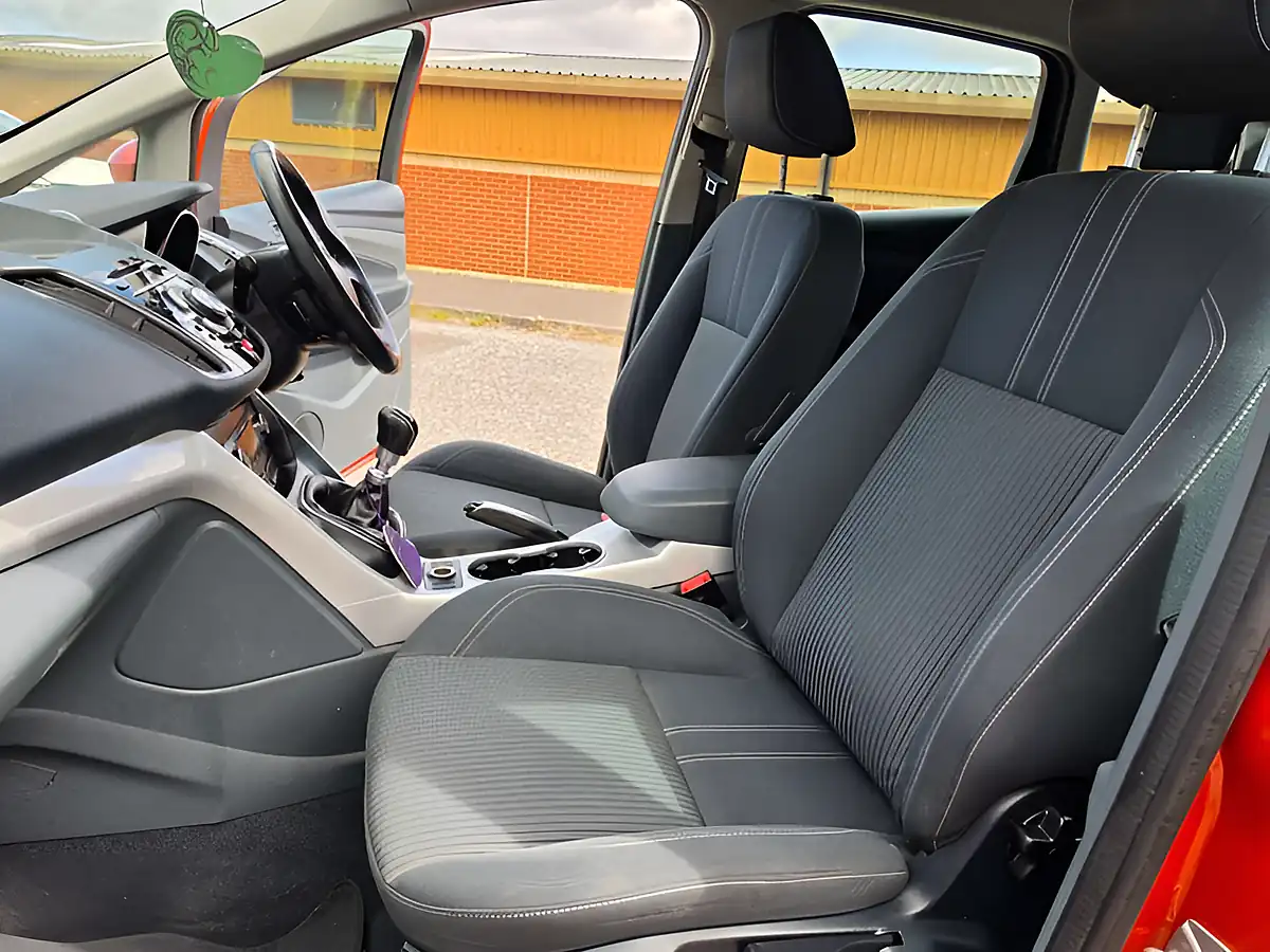 Used 2011 Ford C-Max Titanium Red - Interior and Exterior details 17