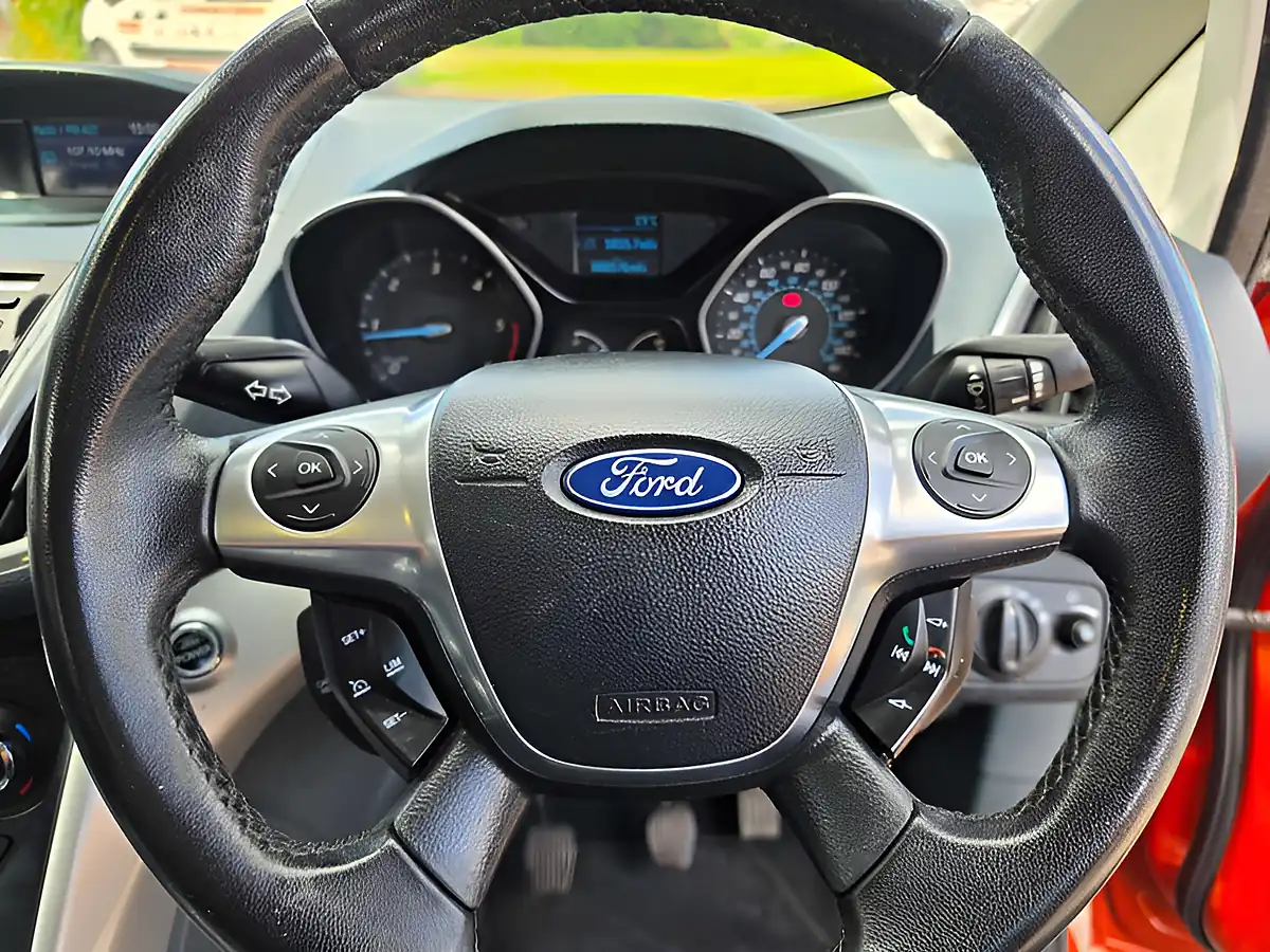 Used 2011 Ford C-Max Titanium Red - Interior and Exterior details 19